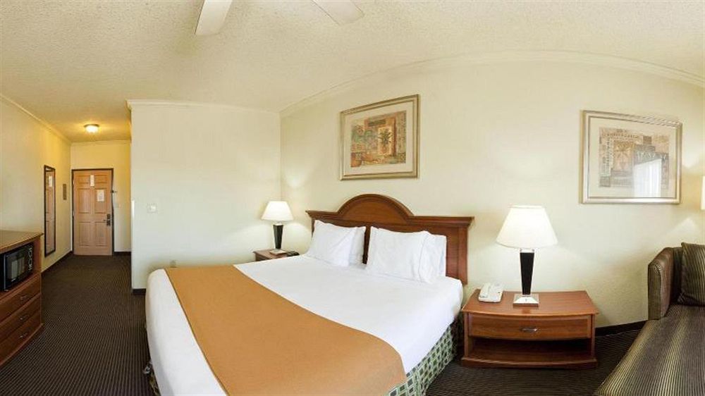Holiday Inn Express And Suites Greenville Exterior foto